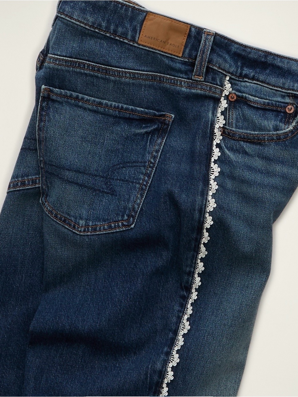 American Eagle Outfitters Low-Rise Flare Jeans BIN#11 - Picture 4 of 7